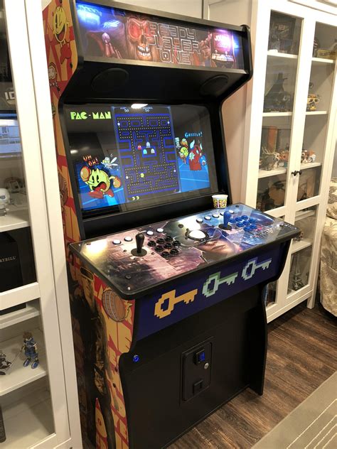 arcade cabinet 